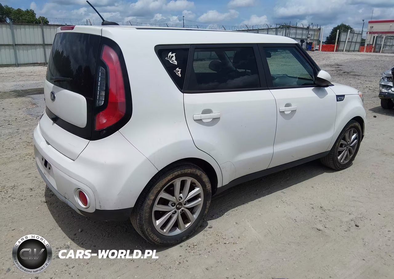 2017 Kia Soul + VIN:KNDJP3A56H7412812 - 4