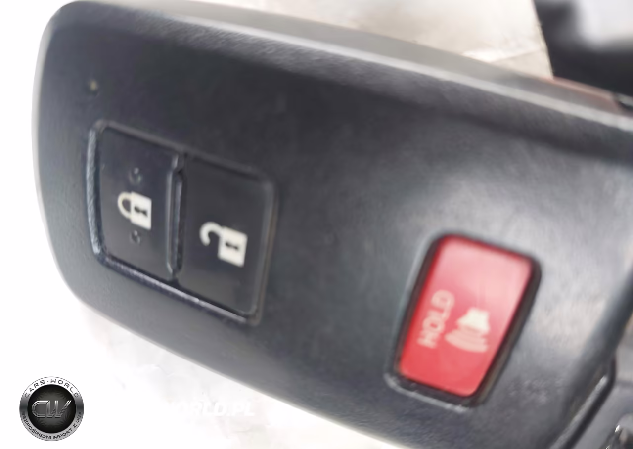 2015 Toyota Prius C Three VIN:JTDKDTB36F1106834 - 11