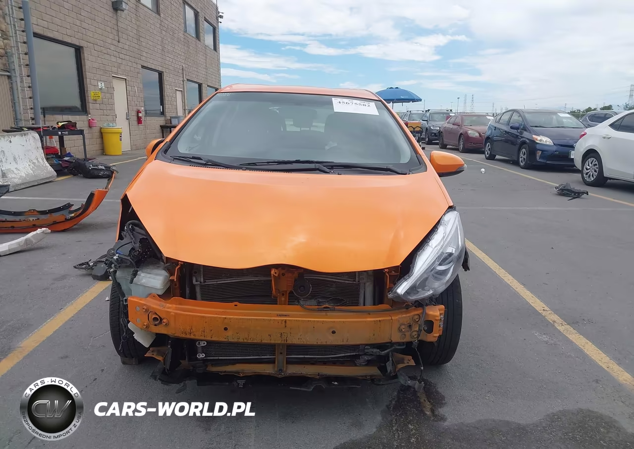 2015 Toyota Prius C Three VIN:JTDKDTB36F1106834 - 14