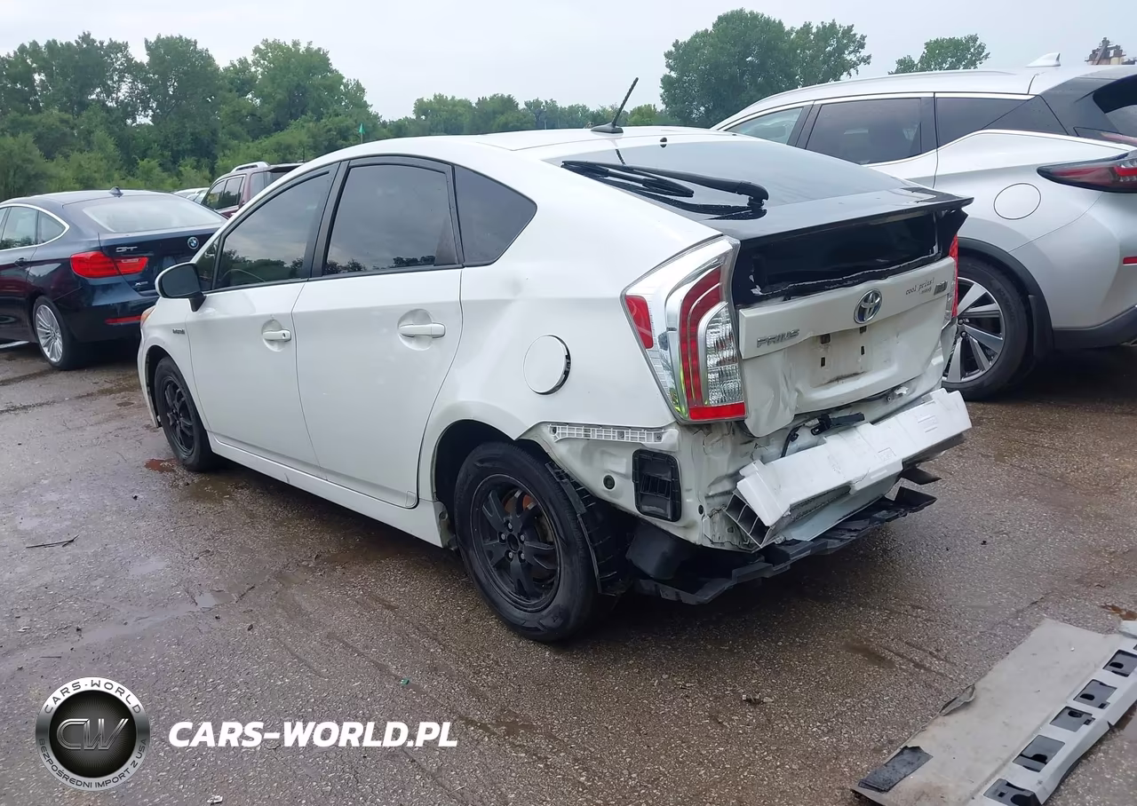 2015 Toyota Prius Three VIN:JTDKN3DU5F1889132 - 3