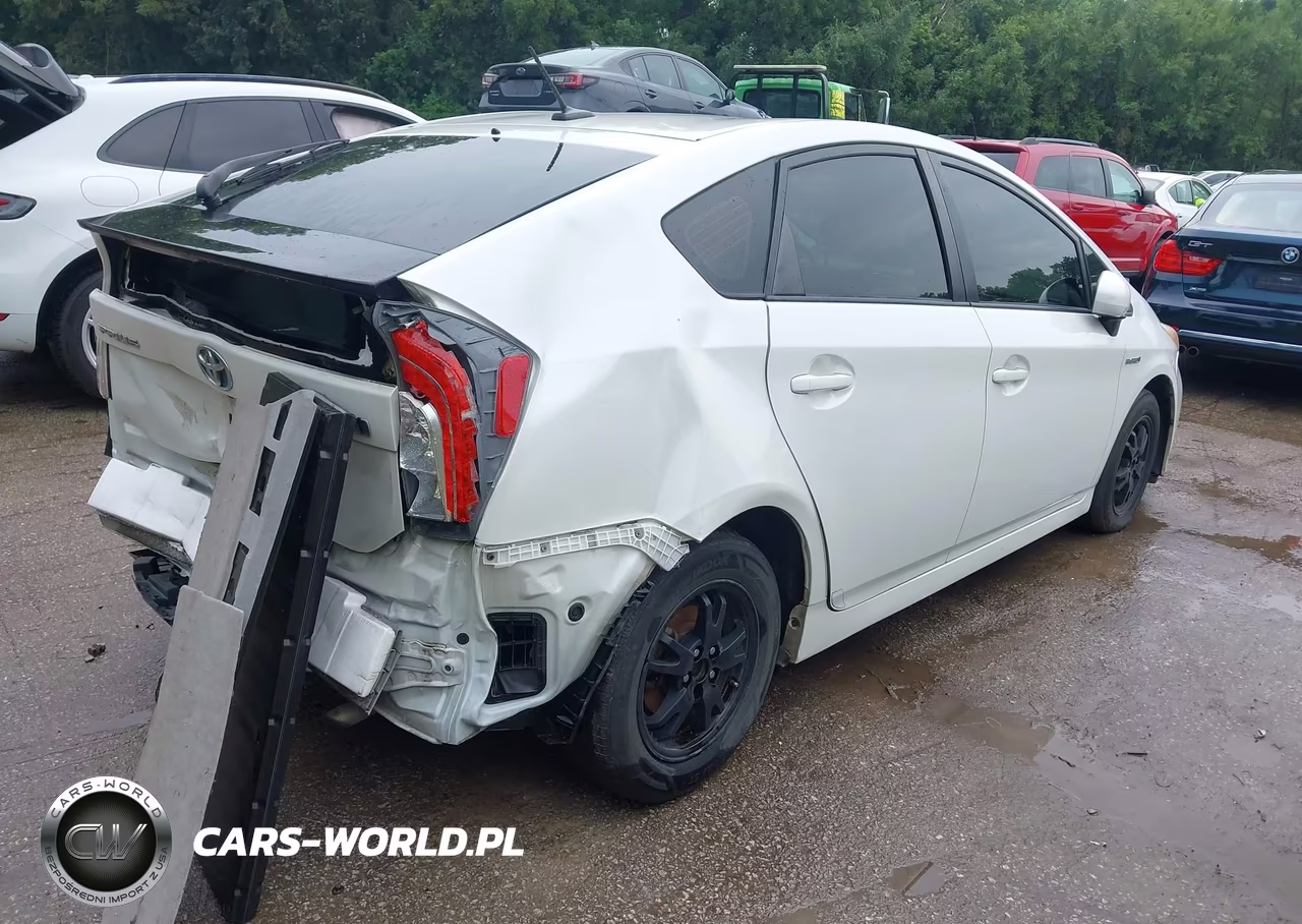 2015 Toyota Prius Three VIN:JTDKN3DU5F1889132 - 4