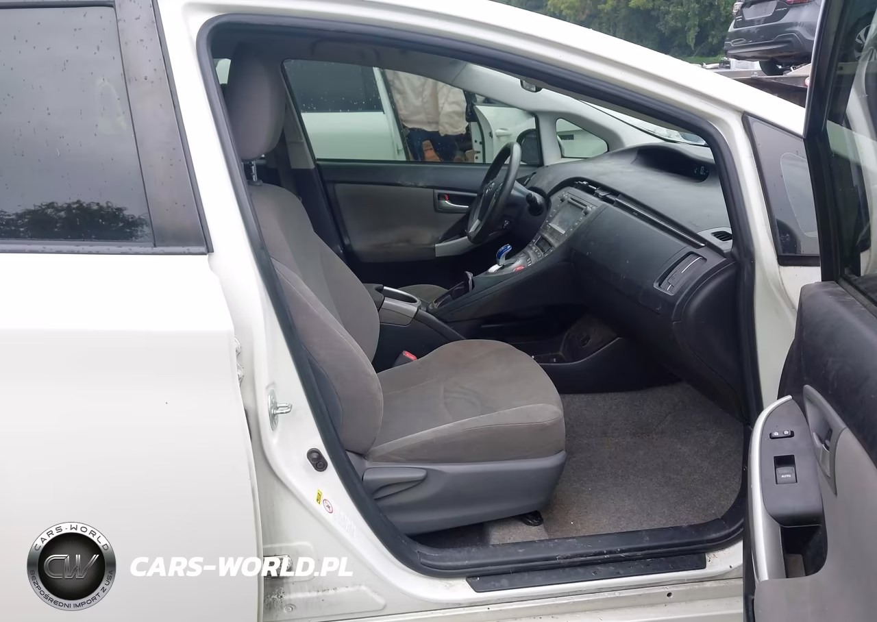 2015 Toyota Prius Three VIN:JTDKN3DU5F1889132 - 5