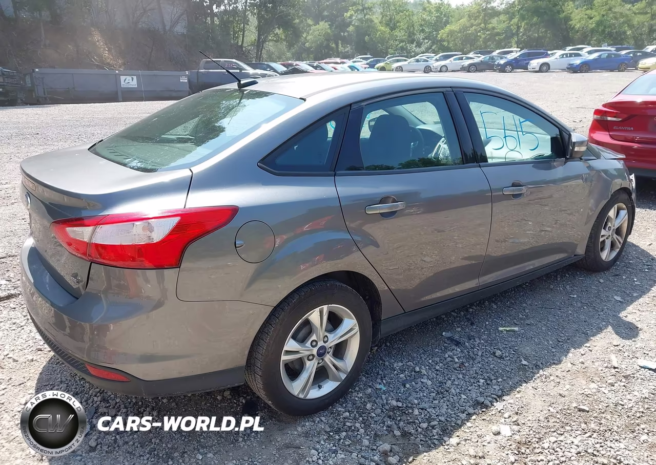 2013 Ford Focus Se VIN:1FADP3F20DL348835 - 4