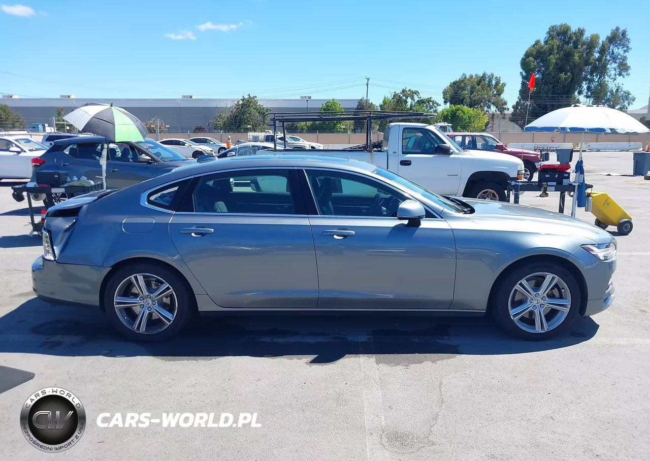 2018 Volvo S90 T5 Momentum VIN:LVY982MK3JP025063 - 13
