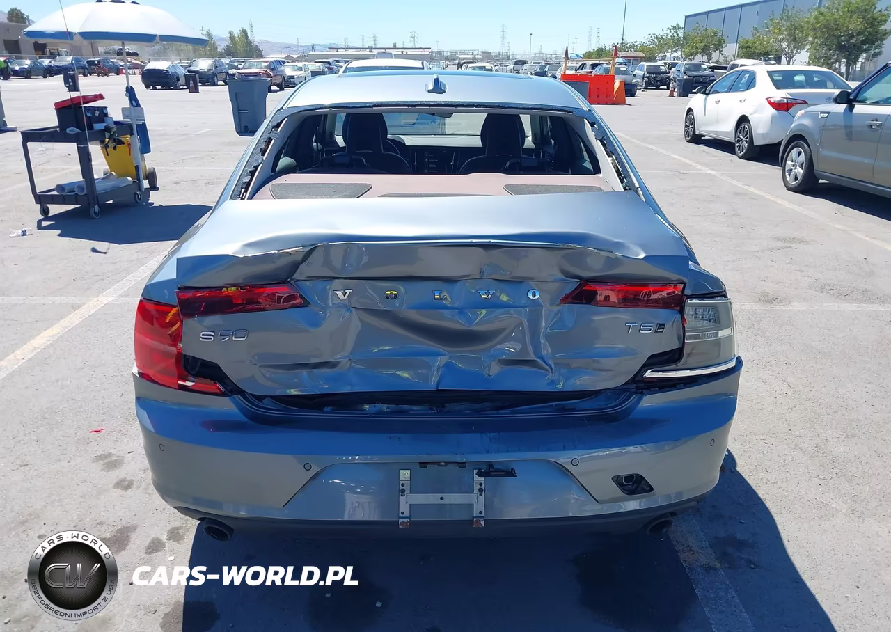 2018 Volvo S90 T5 Momentum VIN:LVY982MK3JP025063 - 16