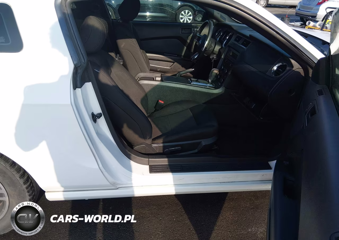 2013 Ford Mustang V6 VIN:1ZVBP8AM3D5240492 - 5