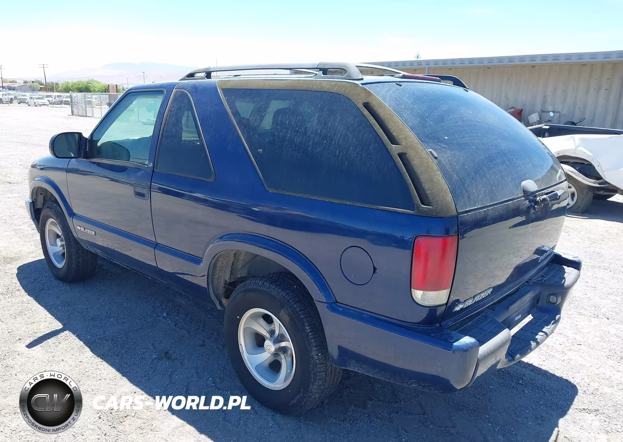 2002 Chevrolet Blazer Ls VIN:1GNCS18WX2K117217 - 3