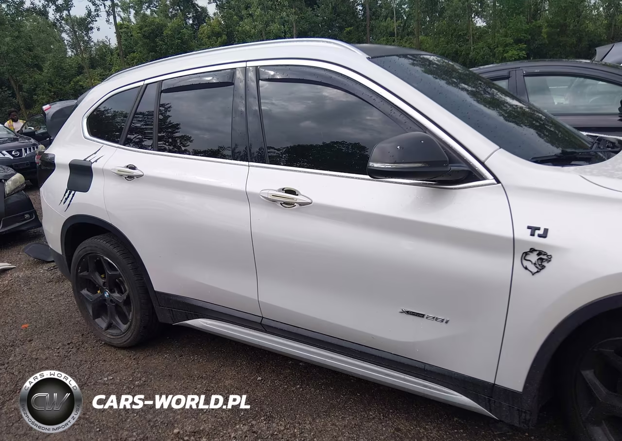 2017 BMW X1 xDrive28I VIN:WBXHT3C37H5F68512 - 14
