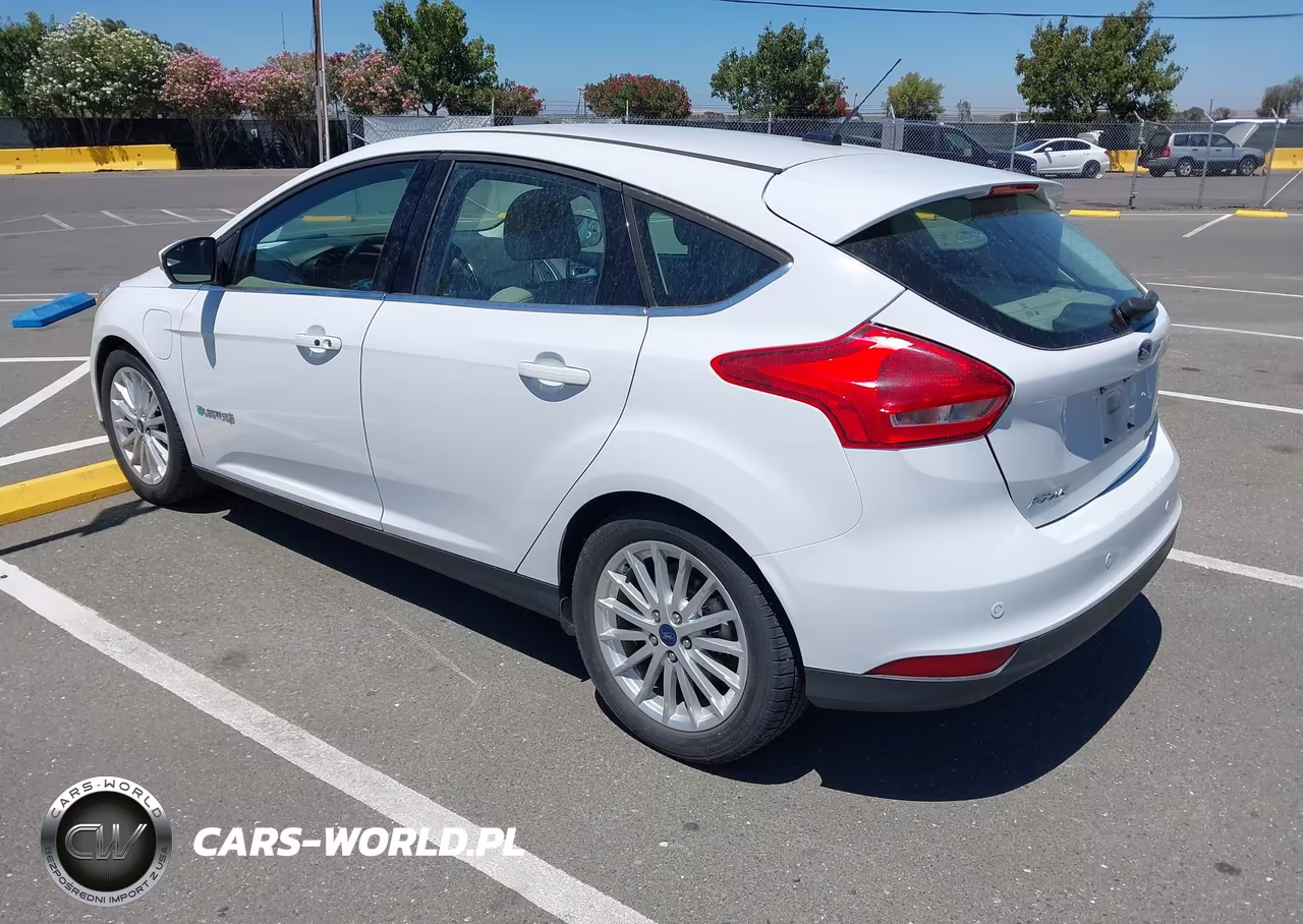 2018 Ford Focus Electric VIN:1FADP3R45JL296126 - 3