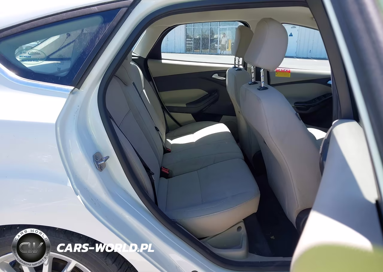 2018 Ford Focus Electric VIN:1FADP3R45JL296126 - 8