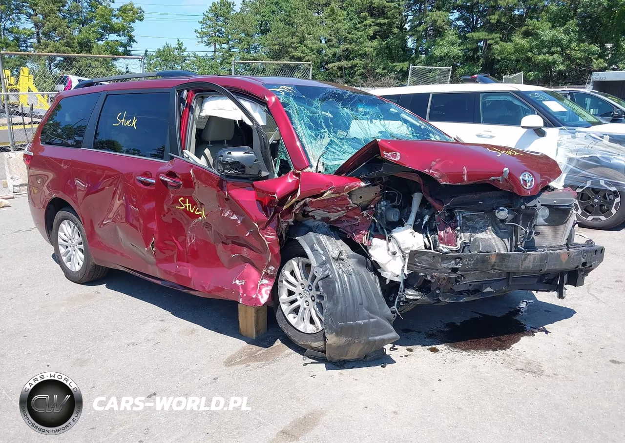 2015 Toyota Sienna Xle 8 Passenger