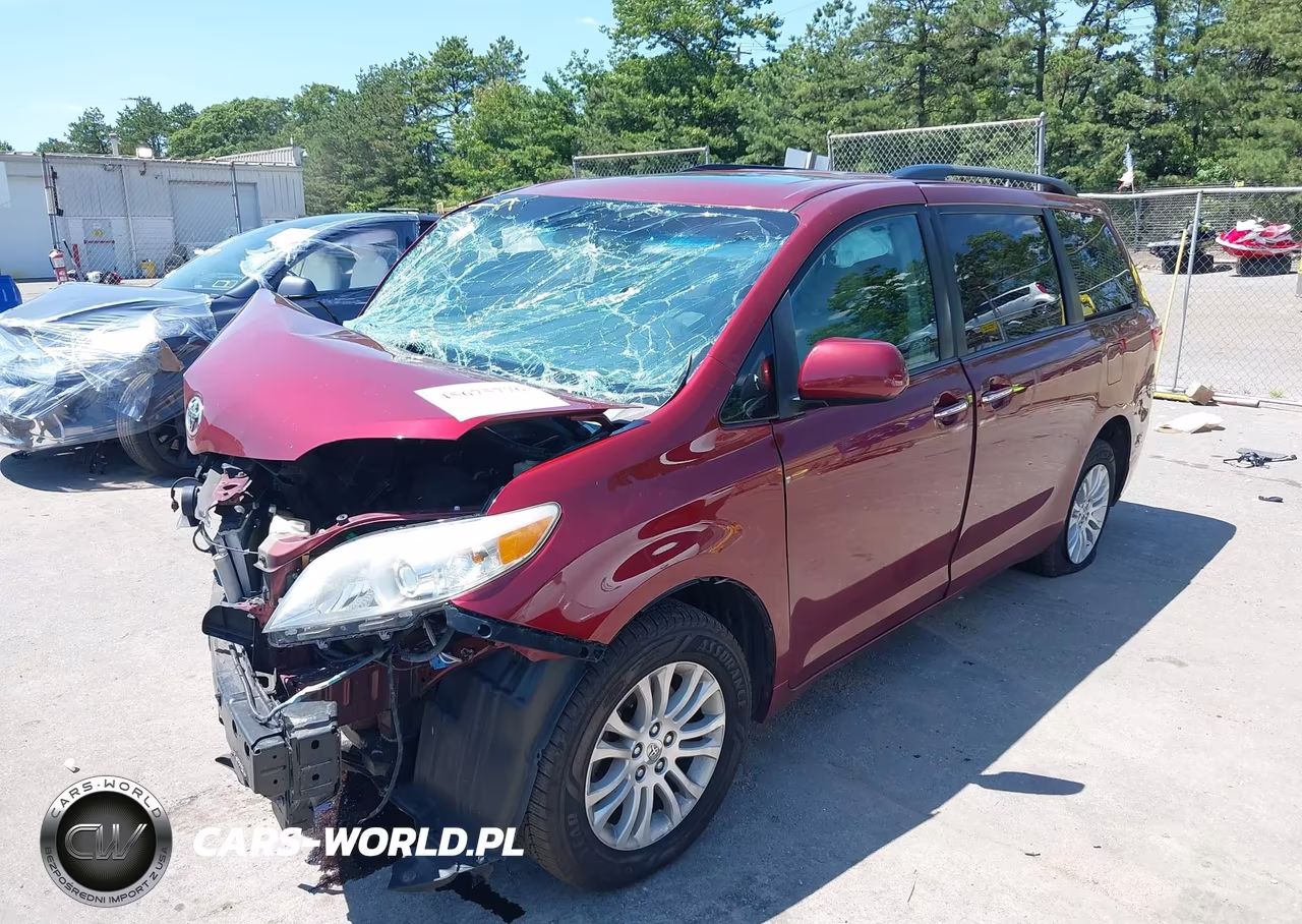 2015 Toyota Sienna Xle 8 Passenger VIN:5TDYK3DC3FS588100 - 2