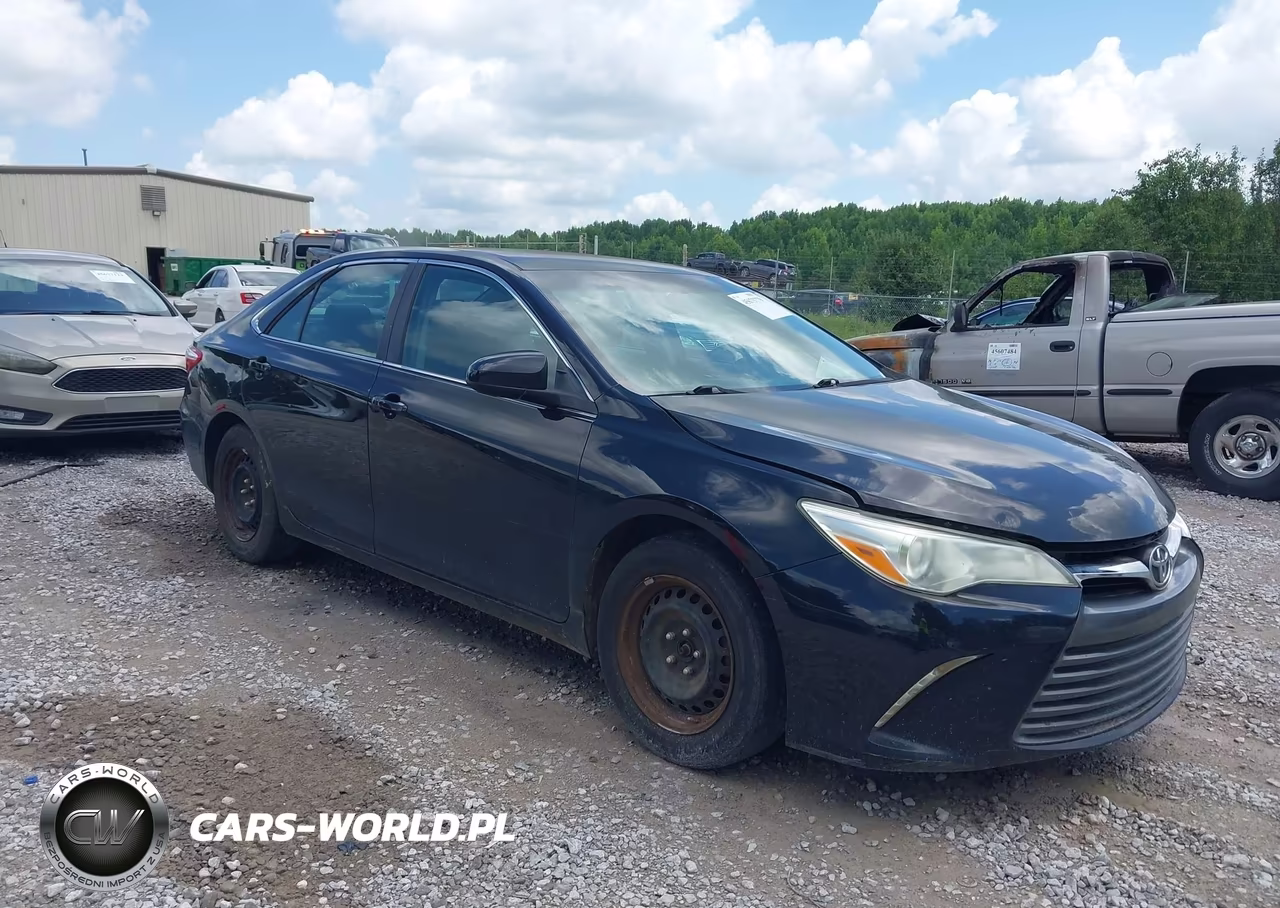 2016 Toyota Camry Le – zdjęcie 1 z 16