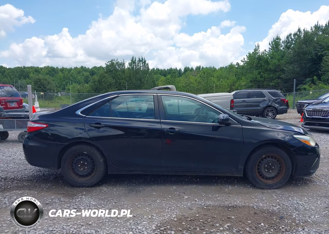 2016 Toyota Camry Le VIN:4T4BF1FKXGR573997 - 13