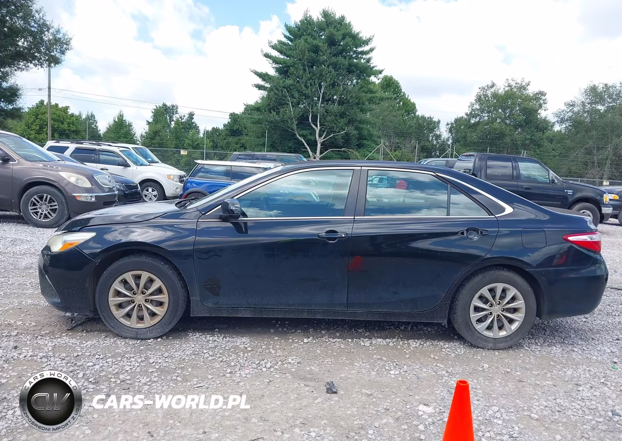 2016 Toyota Camry Le VIN:4T4BF1FKXGR573997 - 14