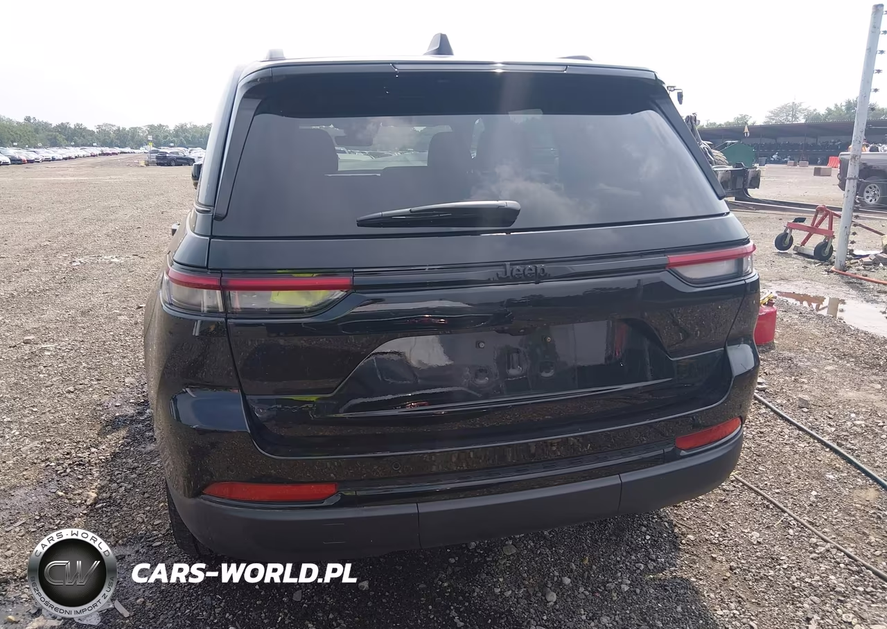 2025 Jeep Grand Cherokee Altitude X 4X4 VIN:1C4RJHAGXSC366841 - 17