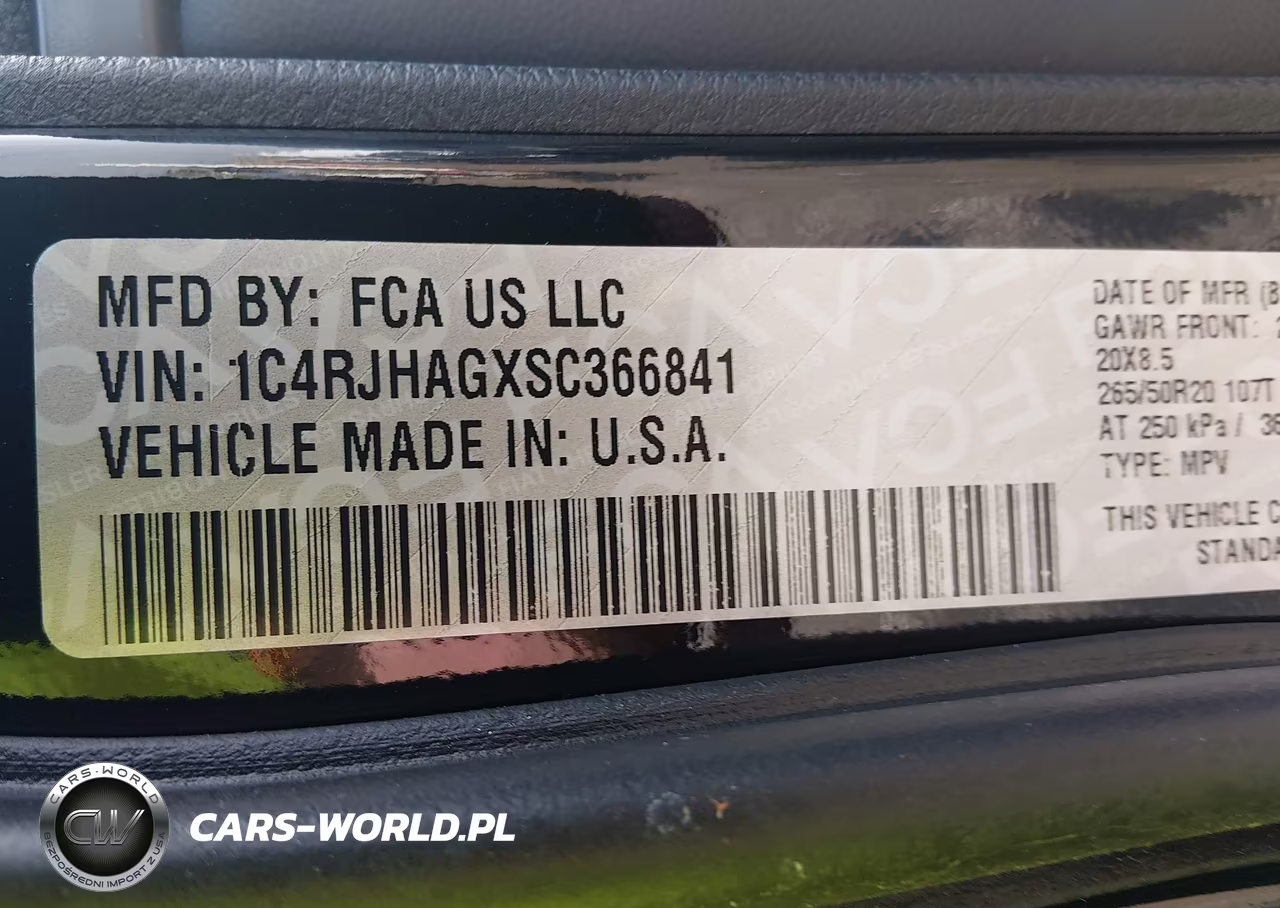2025 Jeep Grand Cherokee Altitude X 4X4 VIN:1C4RJHAGXSC366841 - 9