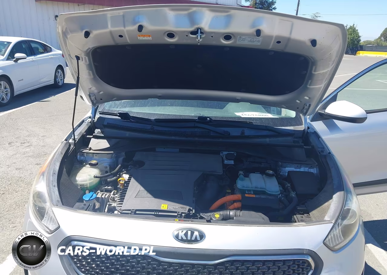 2018 Kia Niro Fe VIN:KNDCB3LC5J5132674 - 10