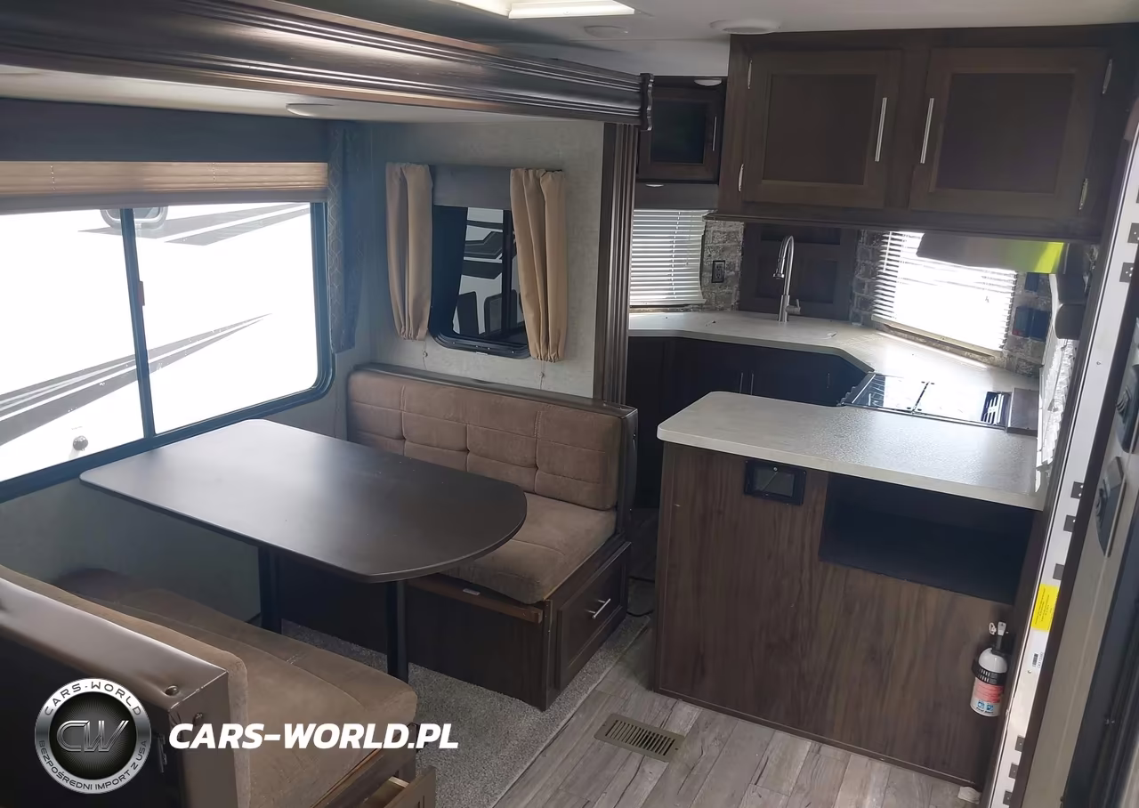 2018 Forest River Cherokee 274Vfk VIN:4X4TCKC25JX132882 - 5