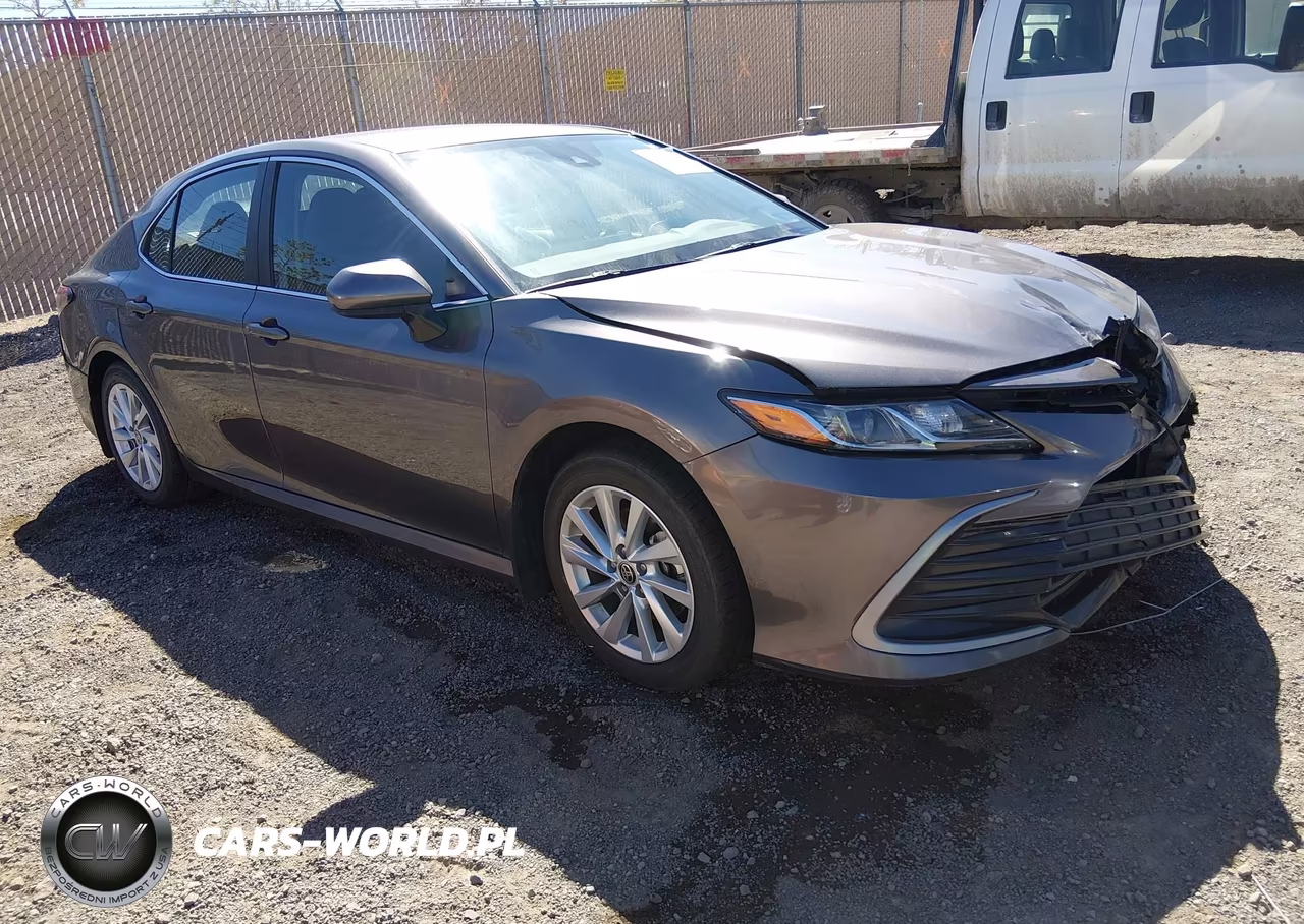 2023 Toyota Camry Le – zdjęcie 1 z 16