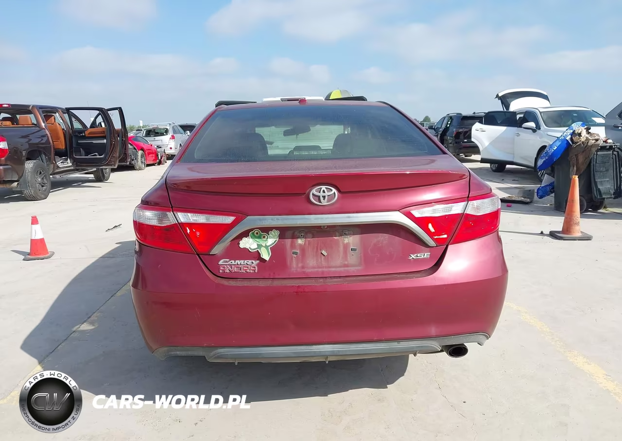 2016 Toyota Camry Xse VIN:4T1BF1FK7GU514139 - 16