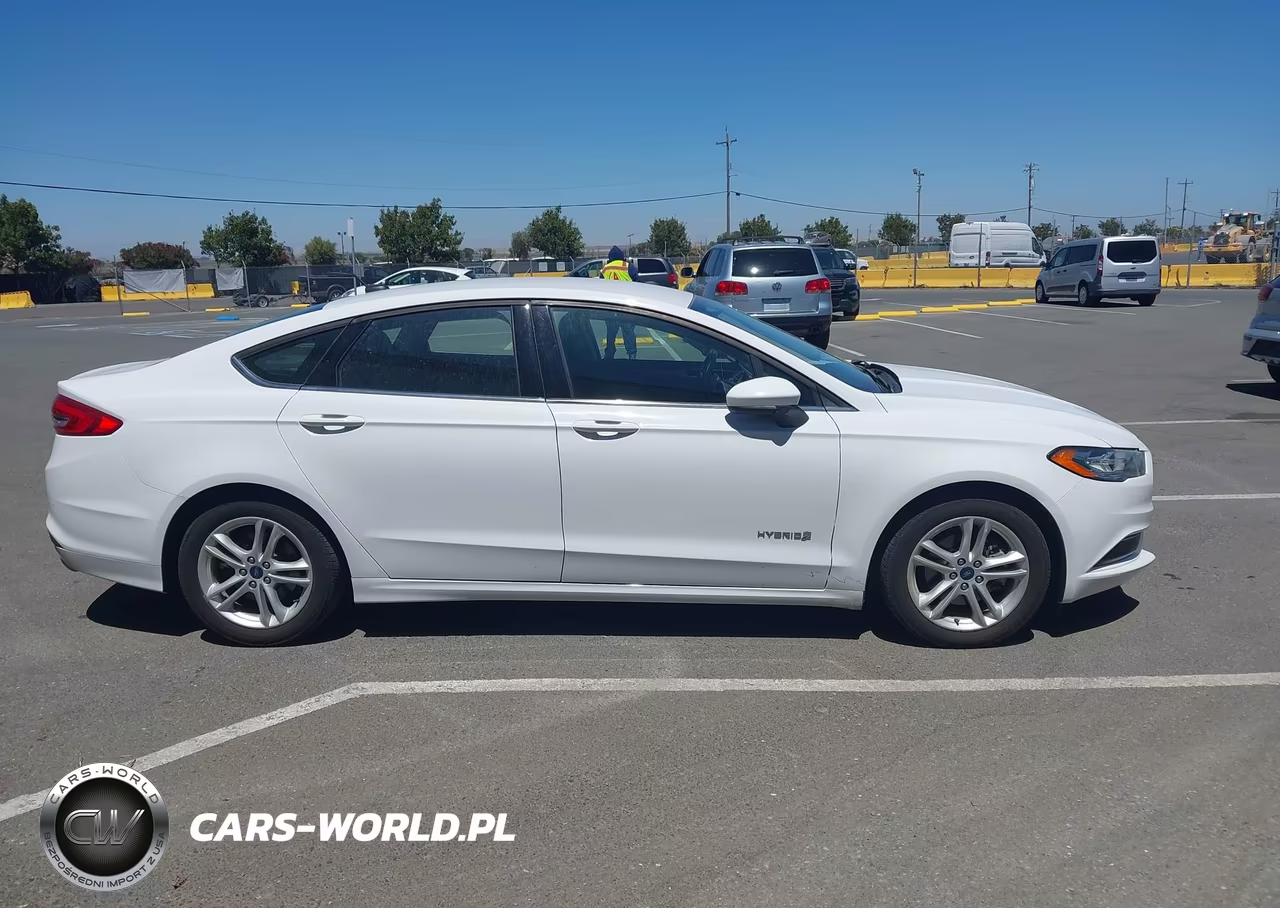 2018 Ford Fusion Hybrid S VIN:3FA6P0UU5JR235729 - 13
