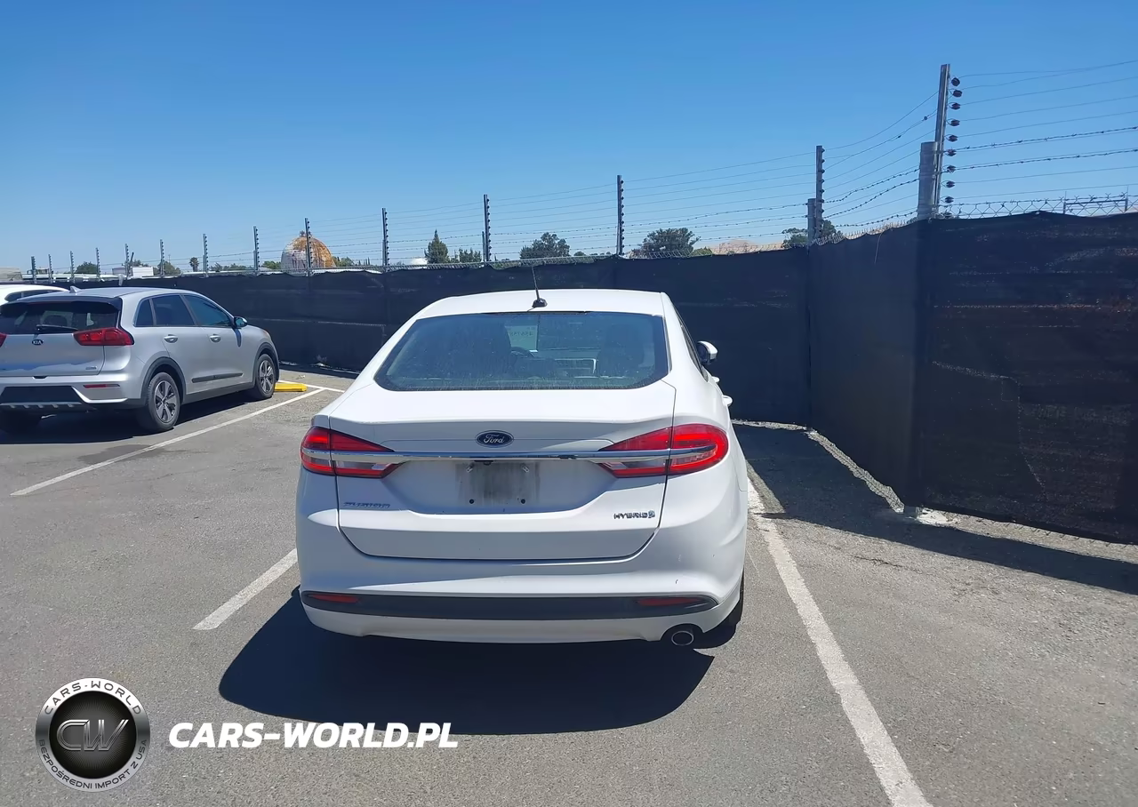 2018 Ford Fusion Hybrid S VIN:3FA6P0UU5JR235729 - 16