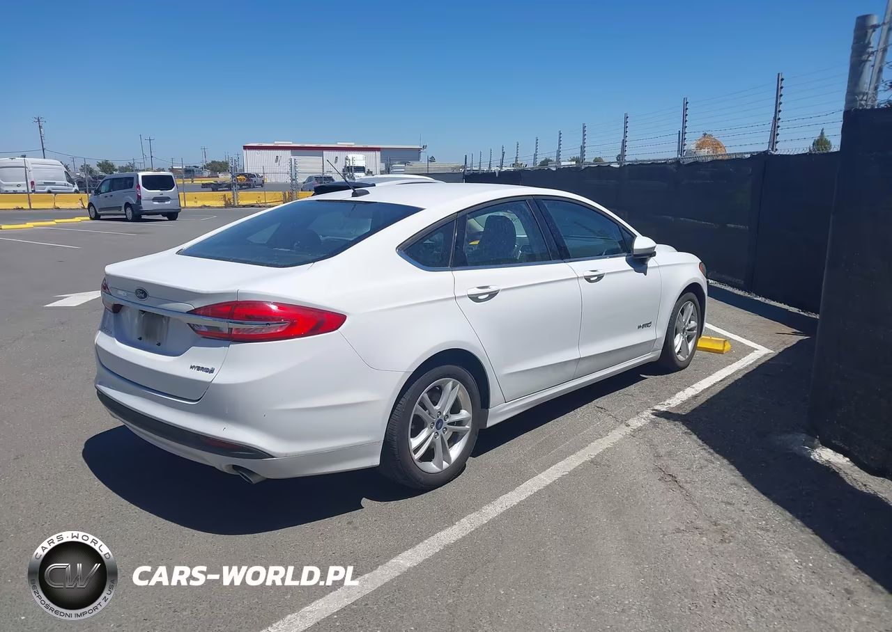 2018 Ford Fusion Hybrid S VIN:3FA6P0UU5JR235729 - 4