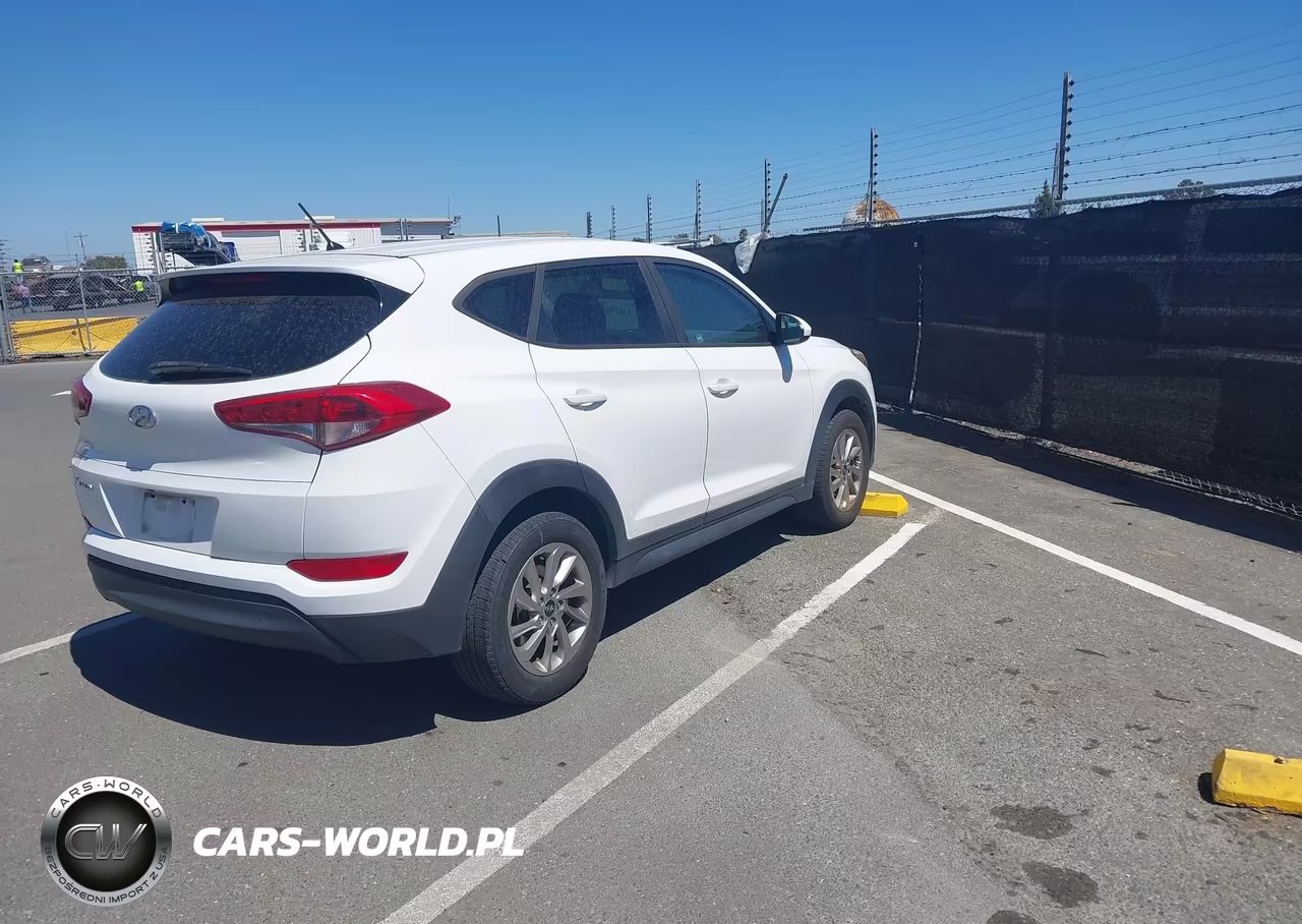 2018 Hyundai Tucson Se VIN:KM8J23A49JU710473 - 4