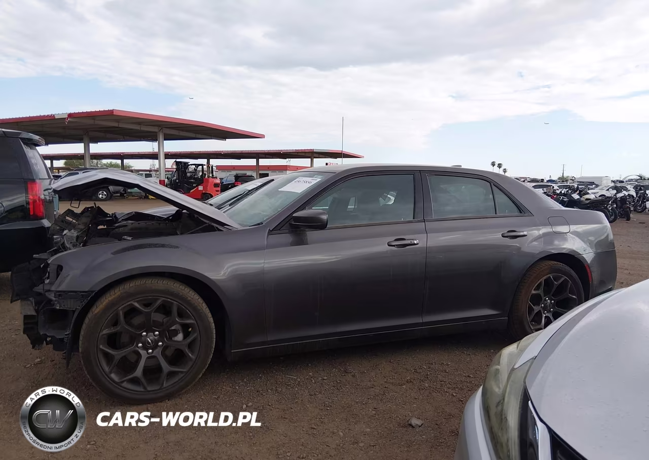 2020 Chrysler 300 300S VIN:2C3CCABG0LH158587 - 14