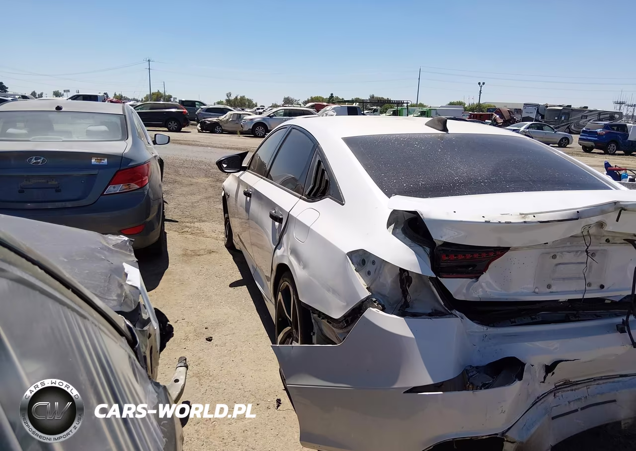 2018 Honda Accord Sport VIN:1HGCV1F32JA050417 - 3