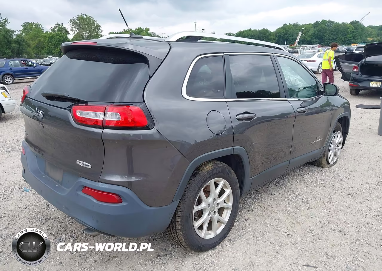 2014 Jeep Cherokee Latitude VIN:1C4PJMCS4EW138175 - 4