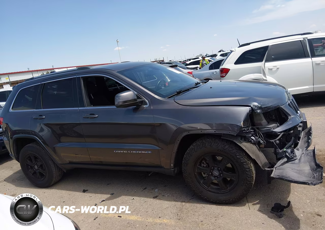 2015 Jeep Grand Cherokee Laredo VIN:1C4RJFAG6FC874847 - 14