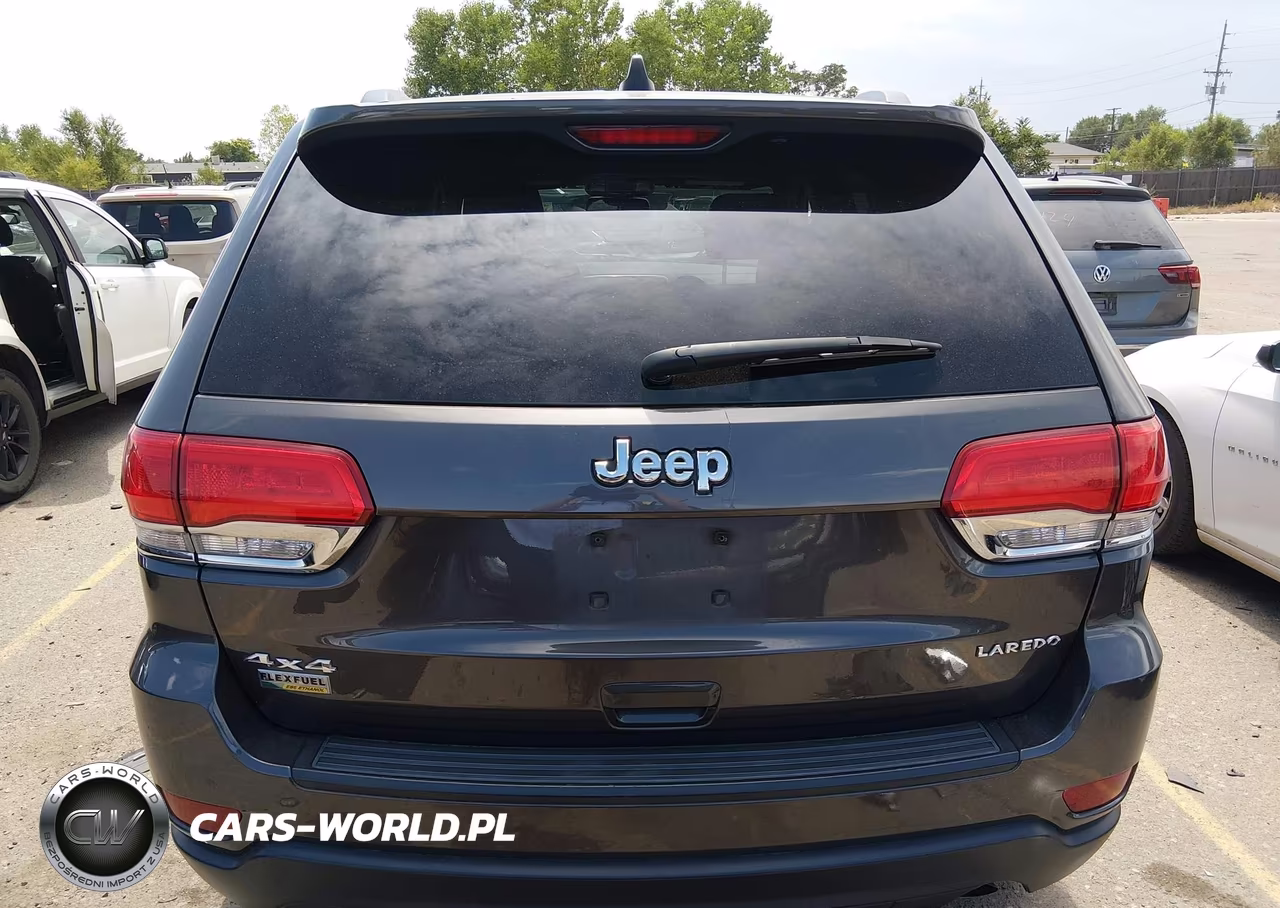 2015 Jeep Grand Cherokee Laredo VIN:1C4RJFAG6FC874847 - 17
