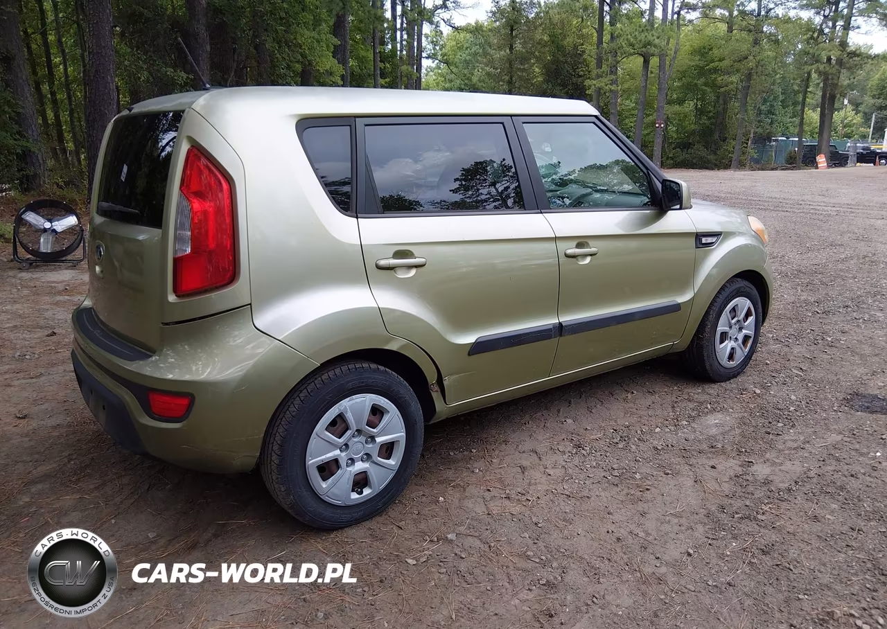 2013 Kia Soul VIN:KNDJT2A56D7500968 - 4