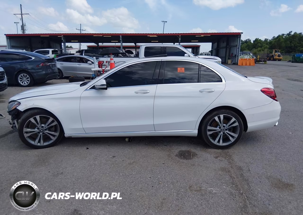 2018 Mercedes-Benz C 300 VIN:55SWF4JB3JU245134 - 14