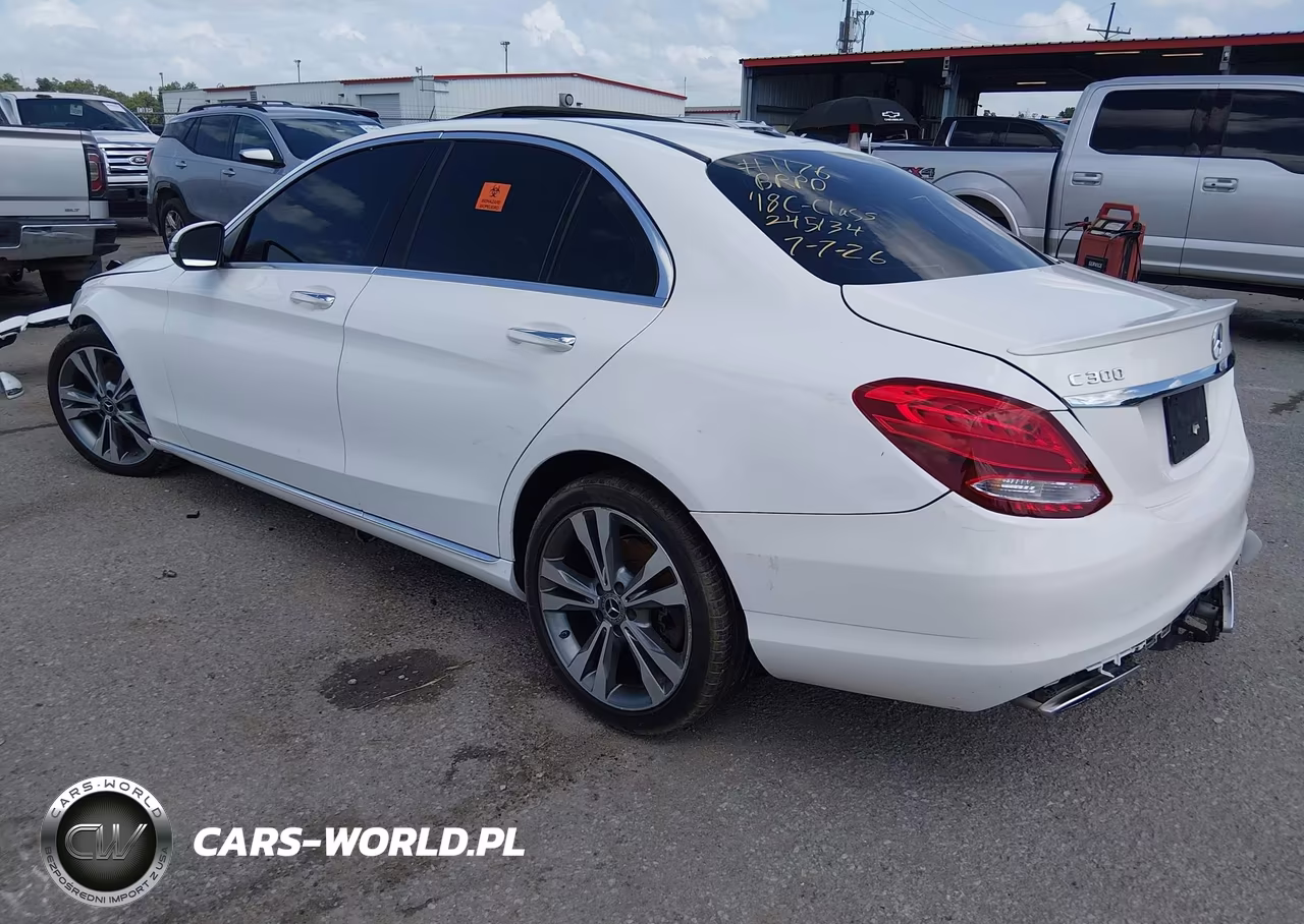 2018 Mercedes-Benz C 300 VIN:55SWF4JB3JU245134 - 3