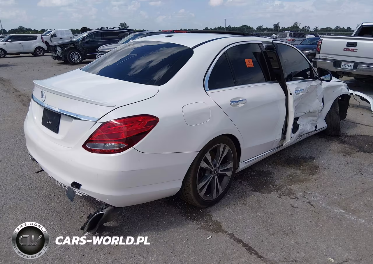 2018 Mercedes-Benz C 300 VIN:55SWF4JB3JU245134 - 4