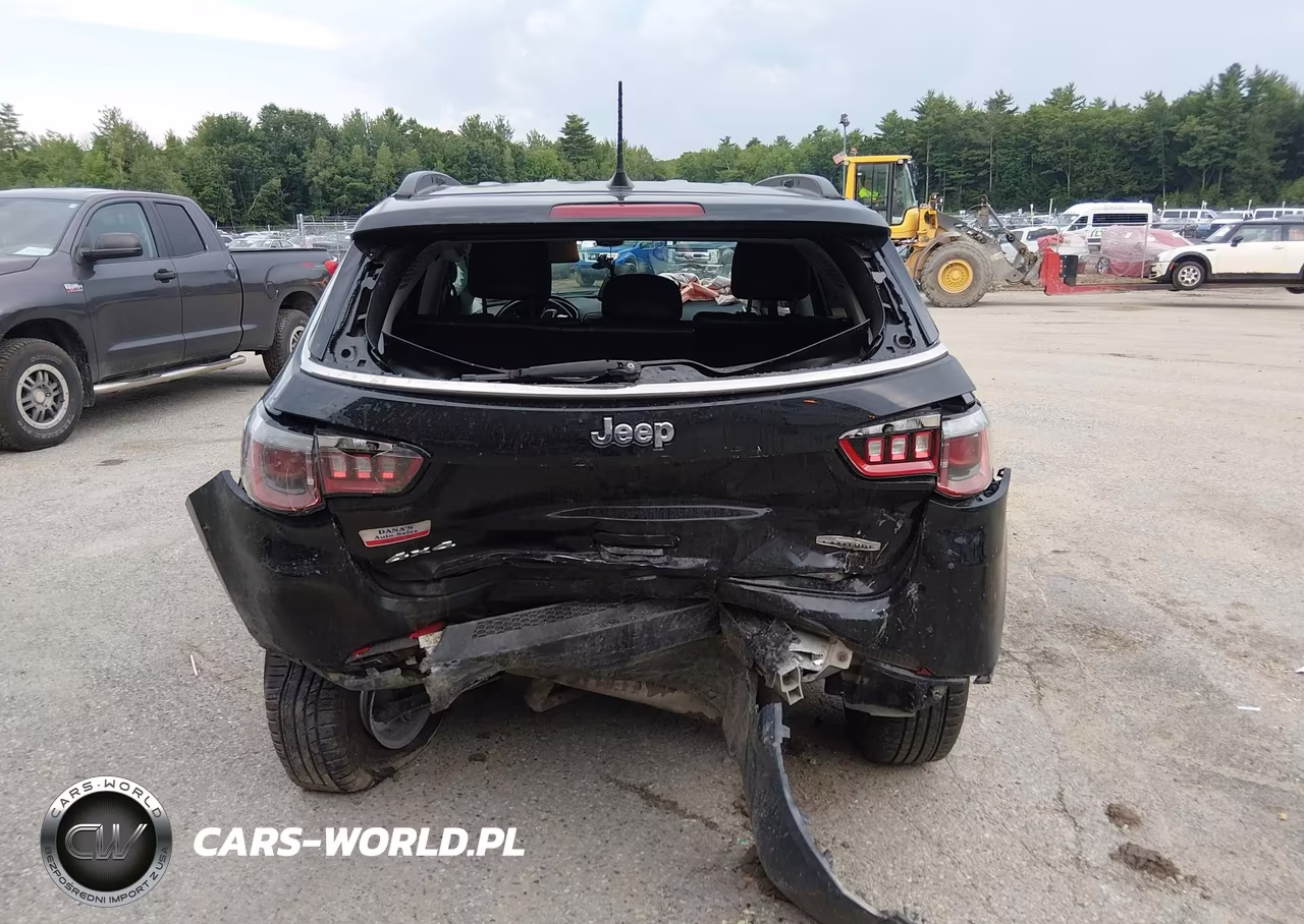 2019 Jeep Compass Latitude 4X4 VIN:3C4NJDBB6KT767446 - 17