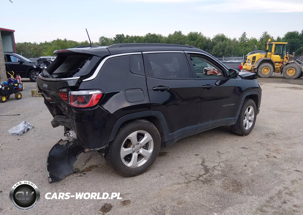 2019 Jeep Compass Latitude 4X4 VIN:3C4NJDBB6KT767446 - 4