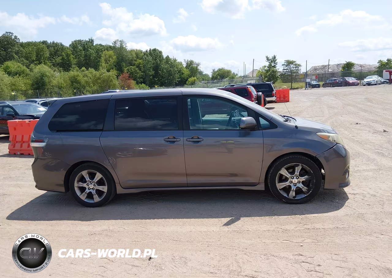 2011 Toyota Sienna Se VIN:5TDXK3DC7BS033320 - 13