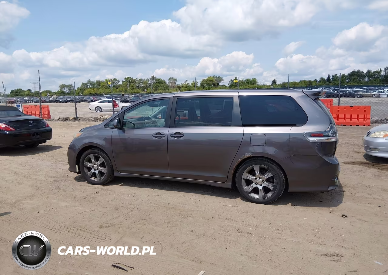 2011 Toyota Sienna Se VIN:5TDXK3DC7BS033320 - 14