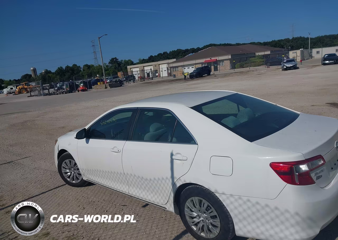 2014 Toyota Camry Le VIN:4T1BF1FK8EU427489 - 14
