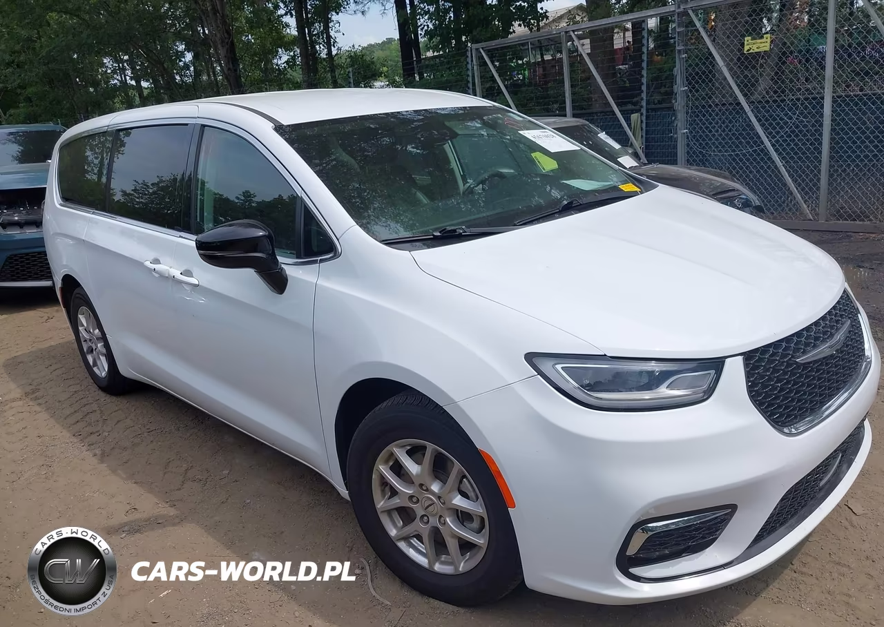 2024 Chrysler Pacifica Touring L VIN:2C4RC1BG9RR106237 - 1
