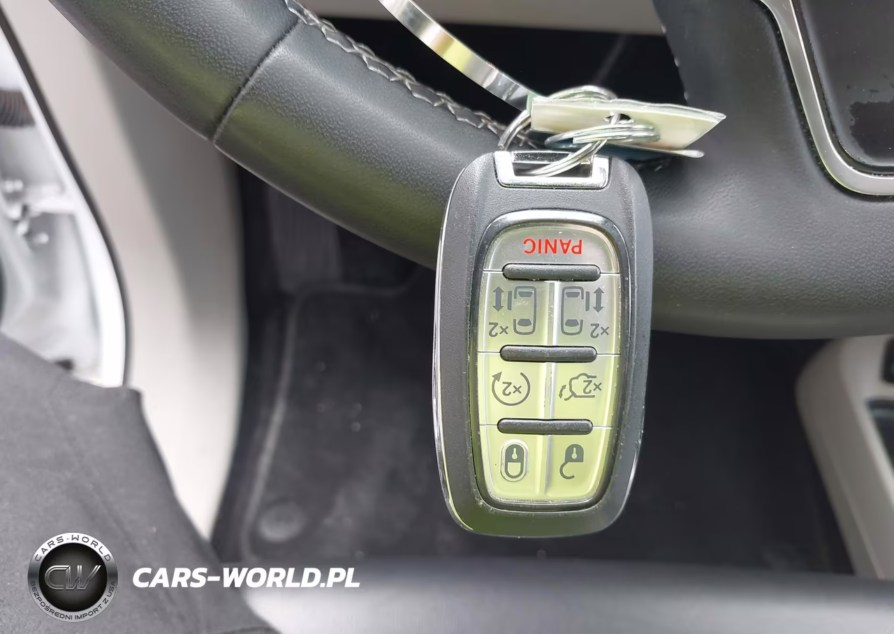 2024 Chrysler Pacifica Touring L VIN:2C4RC1BG9RR106237 - 11
