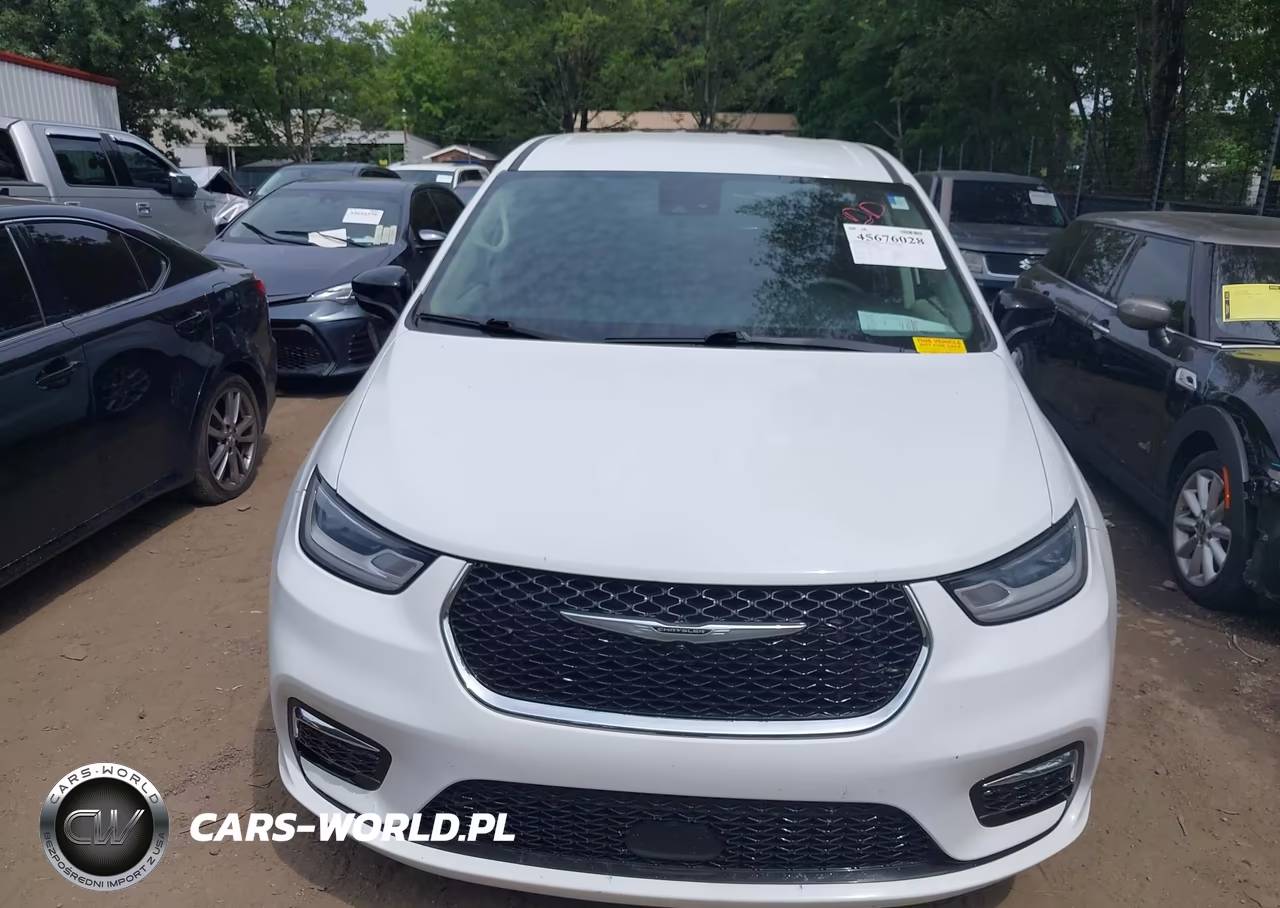 2024 Chrysler Pacifica Touring L VIN:2C4RC1BG9RR106237 - 12