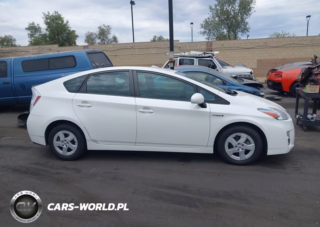2011 Toyota Prius Two VIN:JTDKN3DU9B5313109 - 14