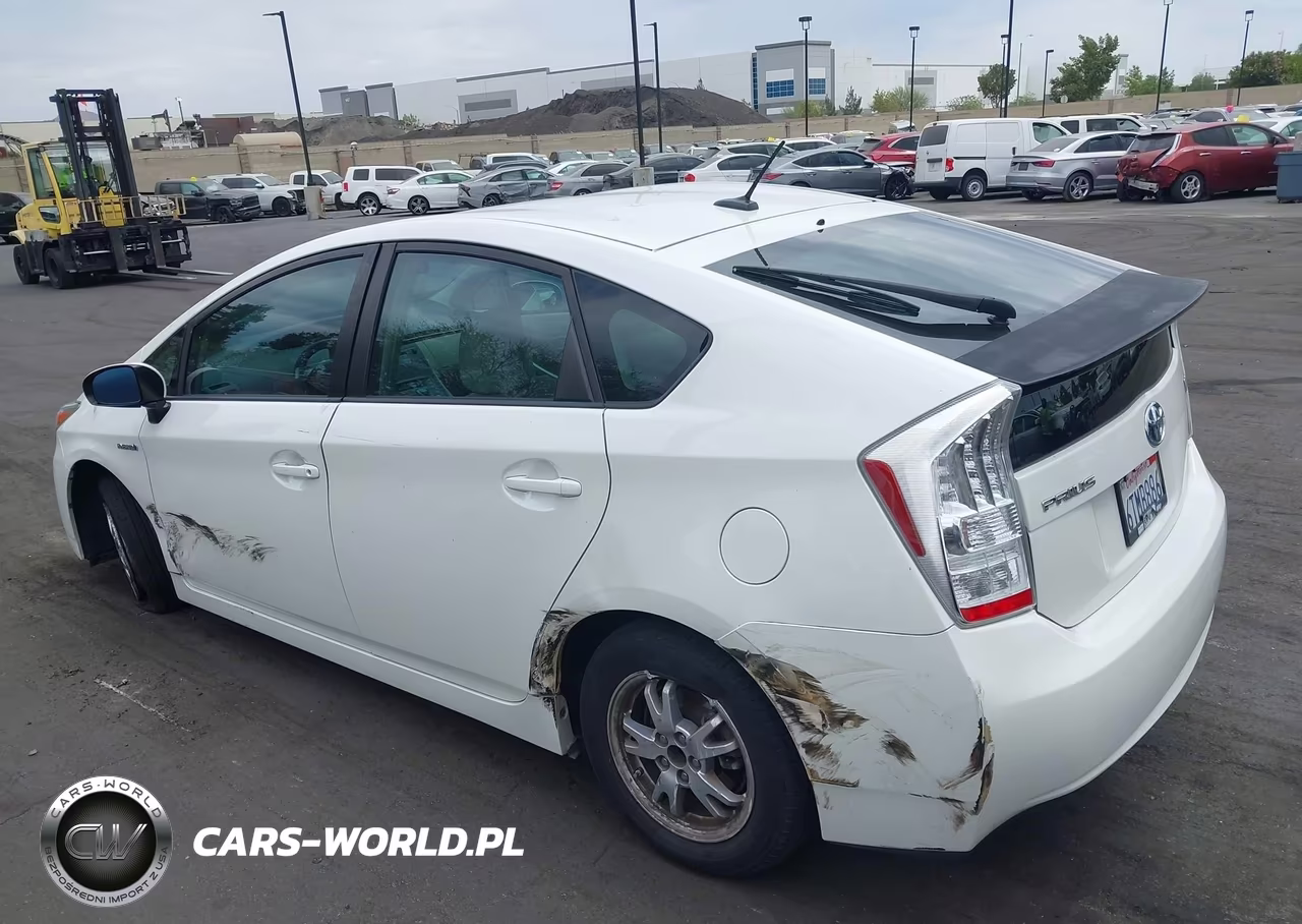 2011 Toyota Prius Two VIN:JTDKN3DU9B5313109 - 15