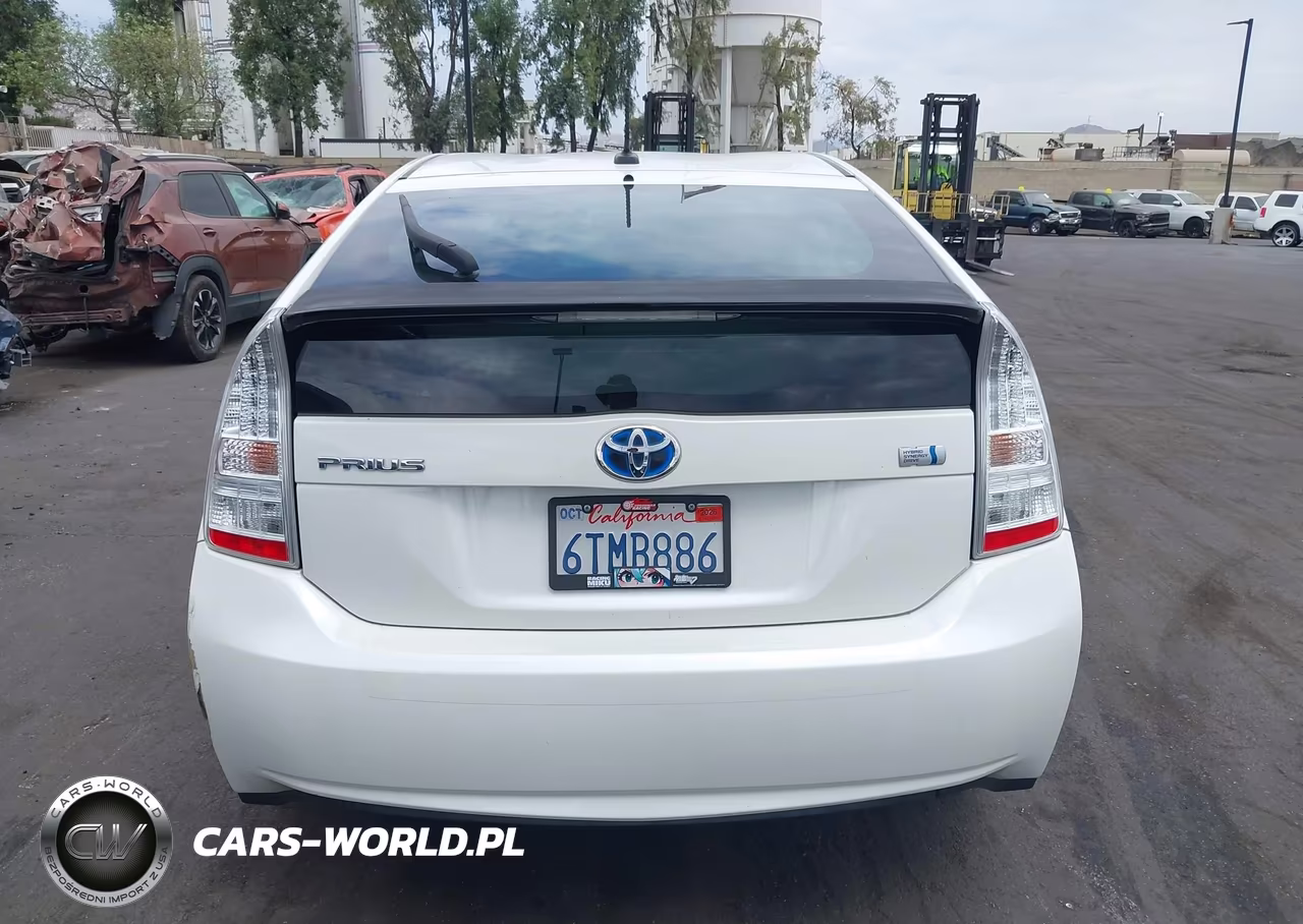 2011 Toyota Prius Two VIN:JTDKN3DU9B5313109 - 17