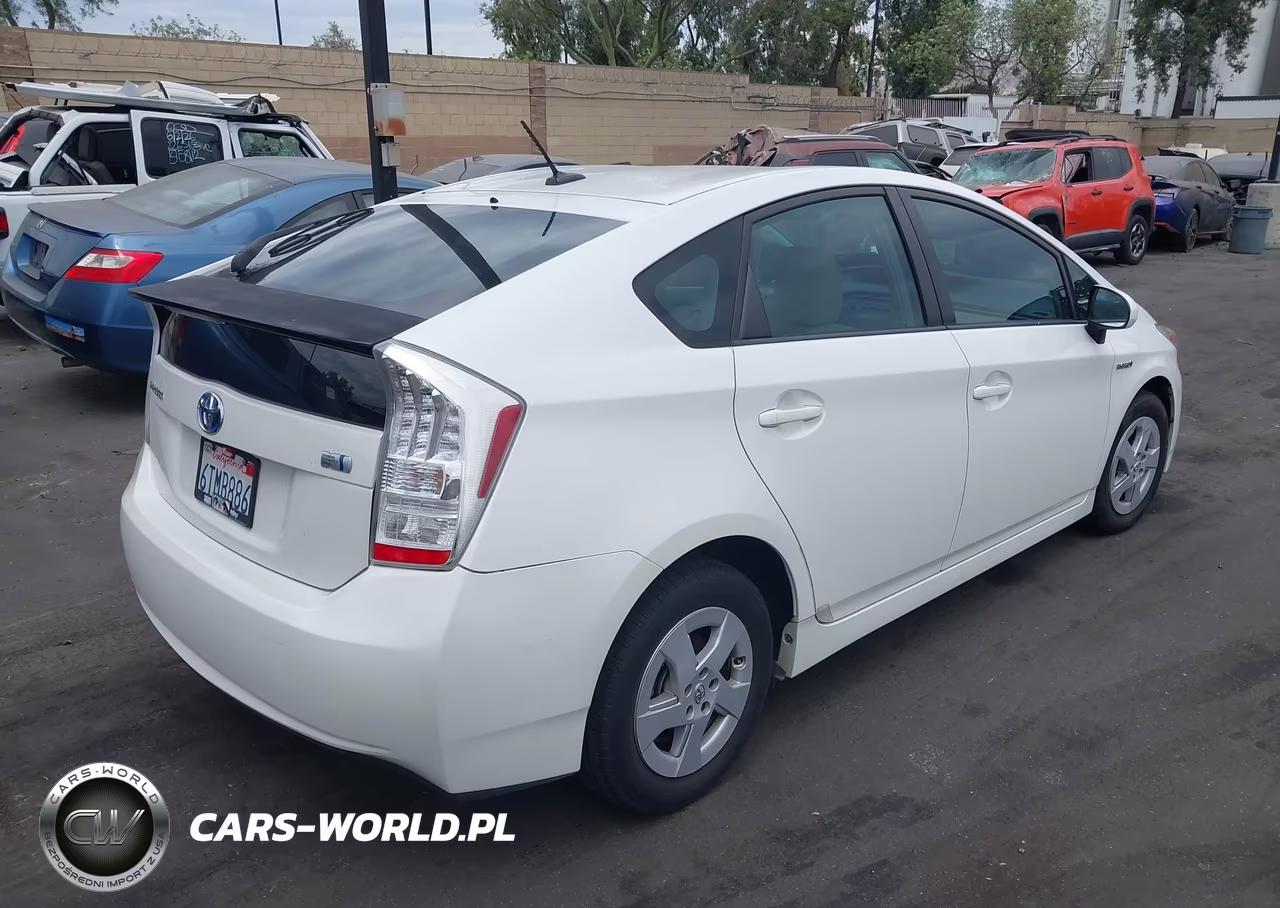 2011 Toyota Prius Two VIN:JTDKN3DU9B5313109 - 4